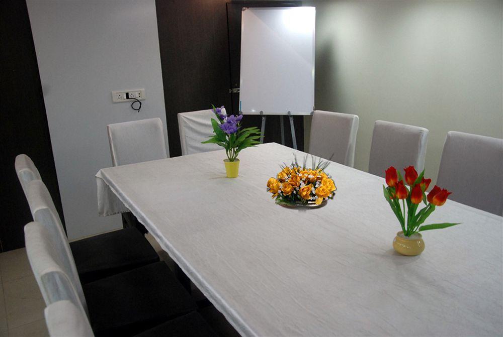 Hotel Arma Residency Mumbai Bagian luar foto