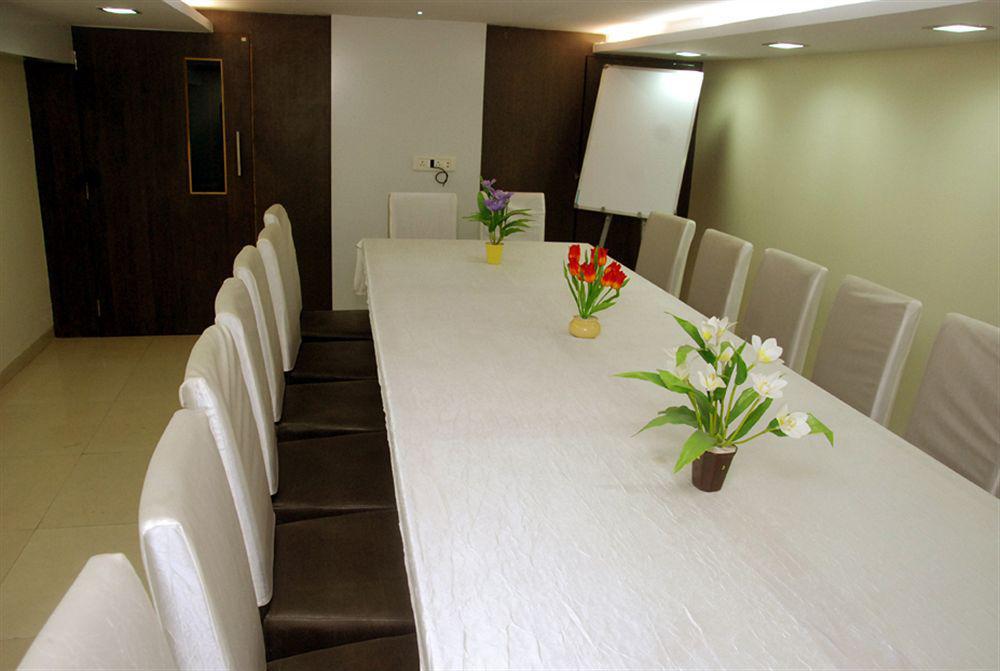 Hotel Arma Residency Mumbai Bagian luar foto